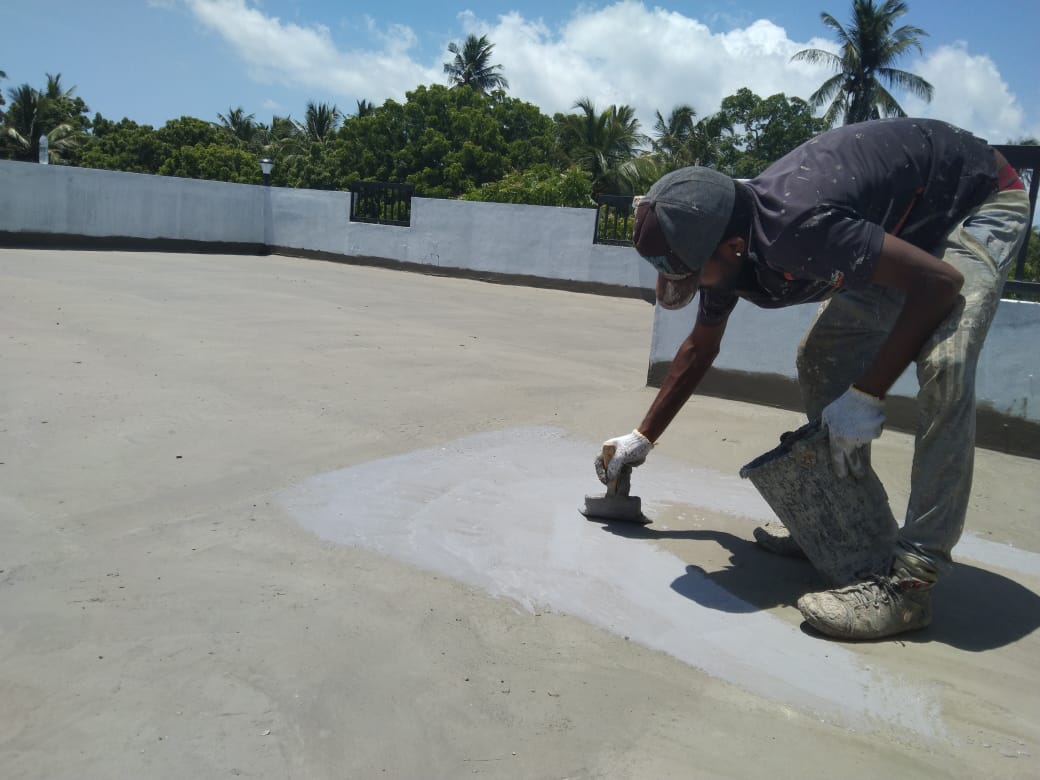  நீர்க்காப்பு செயல்முறை என்பது வீடு அல்லது கட்டடங்களில் நீர் ஊடுருவதை தடுக்க செய்யப்படும் ரசாயன பூச்சு செயல்முறை ஆகும்